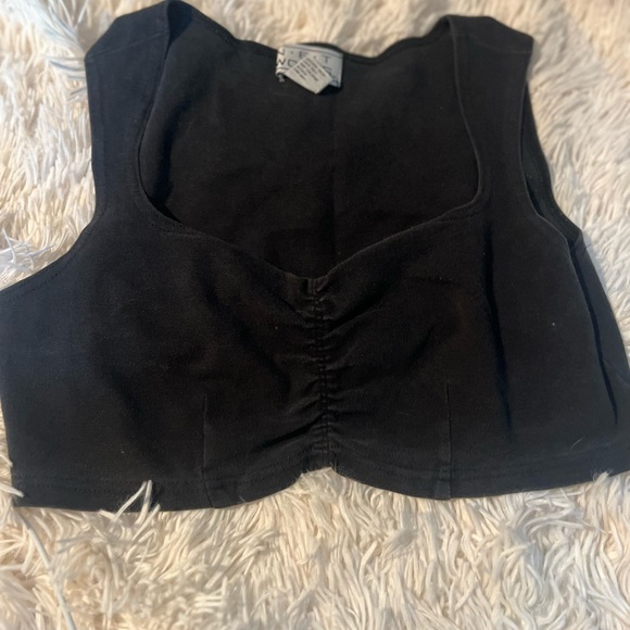 Vintage crop top or bra? - Picture 3 of 6